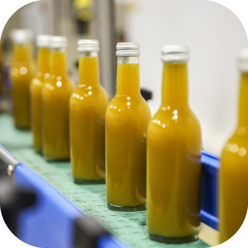 Bouteilles en verre de jus d'orange de couleur jaune orange 25 cl production pasteurisation -  Juste le Choix du Fruit