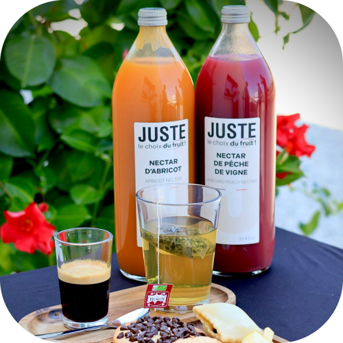 Bouteille en verre de nectar d'abricot de couleur orange 1L avec un petit déjeuner -  Juste le Choix du Fruit